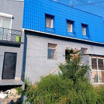 Продаю будинок в центрі