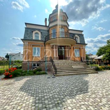 Берегова вул., 16