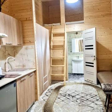 Грузинська вул., 14