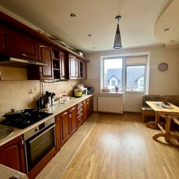Продаж 3 кімн квартири в Пустомитах