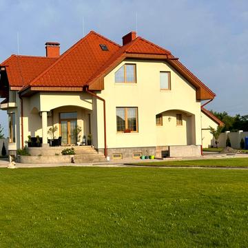 Березнева, 7