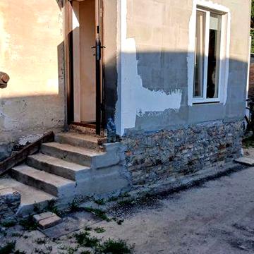 Сдаём часть дома в центре 1 комната.
