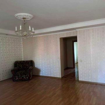 Продам трьохкімнатну квартиру в Києві
