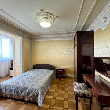Оболонський просп., 40