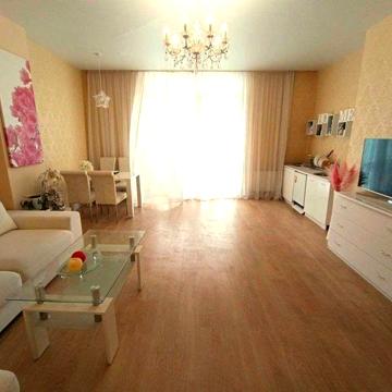 Здається світла 2-кімнатна квартира, на проспекті Олександра Поля, 16