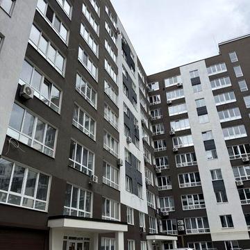 Продам двокімнатну квартиру з власним виходом в Центральний парк