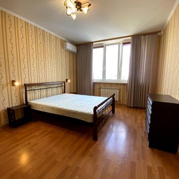 Бориса Гмирі вул., 6