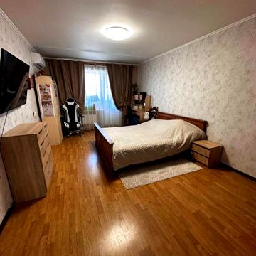 Інститутська вул., 1