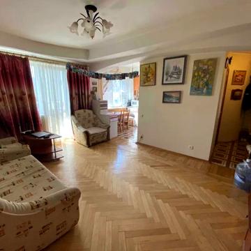 проспект Повітряних сил, 36