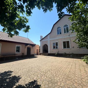 Степана Разіна вул., 18