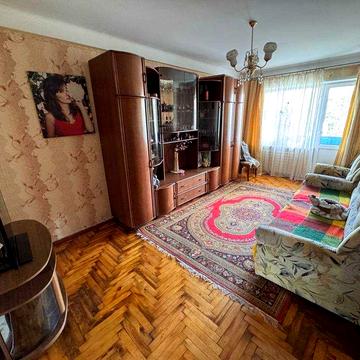 Продам  3-х комнатную квартиру по ул.Светлой