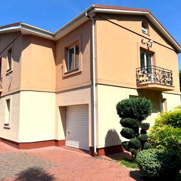 | Продаж будинку з ремонтом у центрі міста 6 кімнат