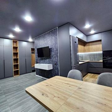 Продам 2-х кімнатну квартиру з ремонтом у новобудові