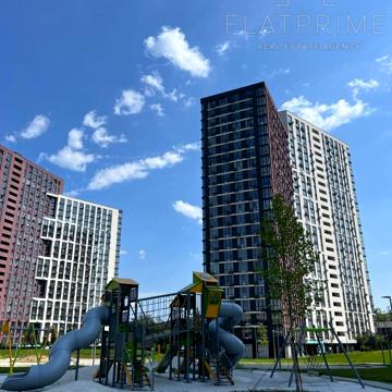 Віктора Некрасова вул. (Північно-Сирецька), 8