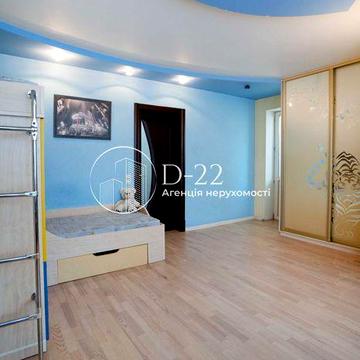 Продаж 3-кв., вул. Срібнокільська 22,м. Осокорки -100 м.