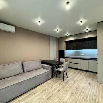 Тадея Рильського бульв., 4