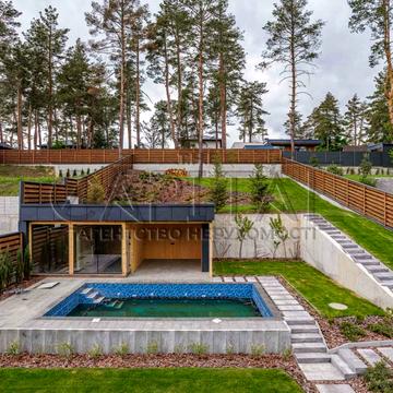 Квітнева вул.