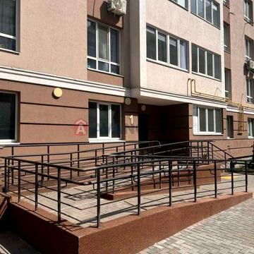 Продається 2 рівнева, 4-х кімнатна квартира, ЖК Озерний Гай.