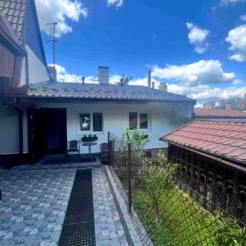 Оренда 1-кімнатної квартири з садом на вул. Загірна,
