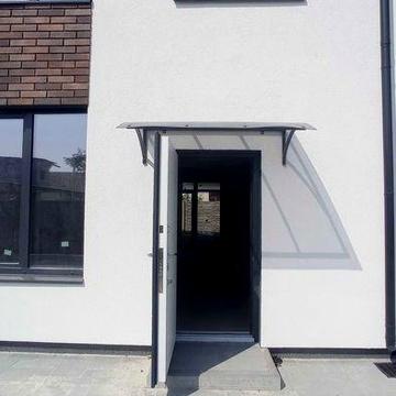 Сучасний таунхаус з центральними комунікаціями, зручне планування