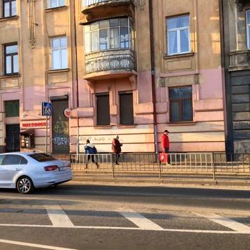 Нерухомість 99 кв.м. Ближній центр. Поч. Сахарова. ТЕРМІНОВО.