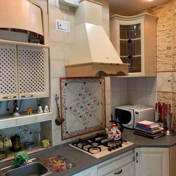 Продам 2-х кім. квартиру вул Оболонська 39. Поділ.