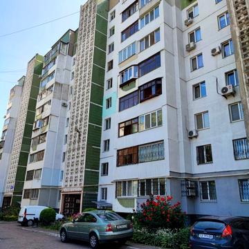 Квартира у  довгострокову оренду
