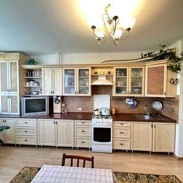 Продам 2к квартиру . Виставка . Вул Зарічанська . Без комісії.