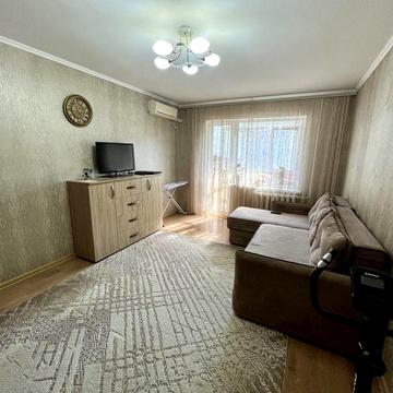 Продаж 2 кімнатної квартири з новим євроремонтом на Намиві вул. Озерна