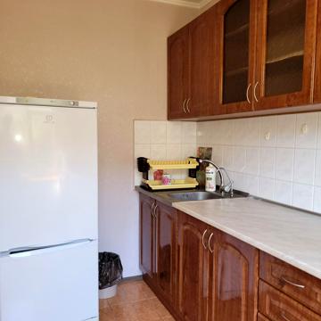 Авіаконструктора Антонова вул., 7