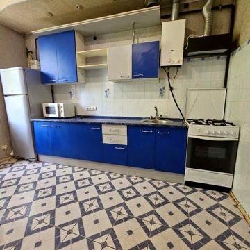 Продам 2 кім в центрі вул .Центральна біля Пасажу
