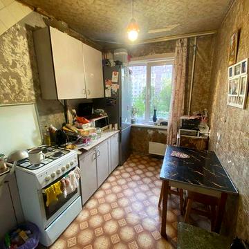 Продам 2 ю квартиру Лев 3