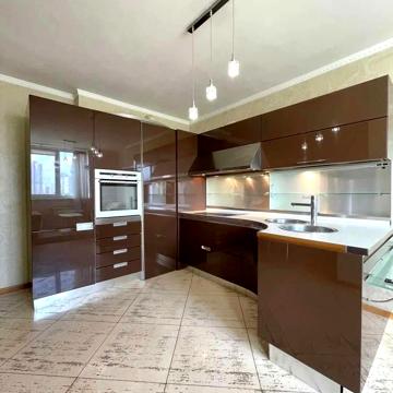 Пантелеймона Куліша пл., 15