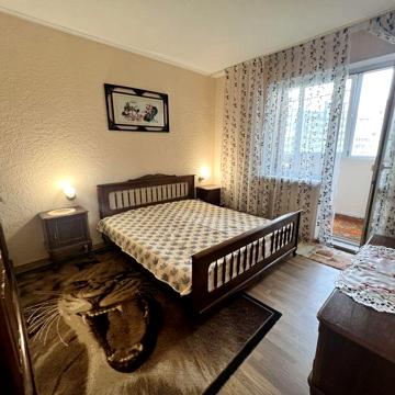 Продаж 3 кім. кв. метро Теремки,  просп. Глушкова  будинок 39