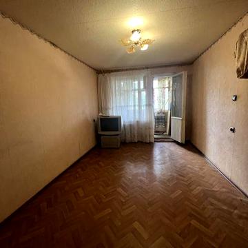 Продаж 2 кімнвтноі квартири по вулиці Володимира Великого 37