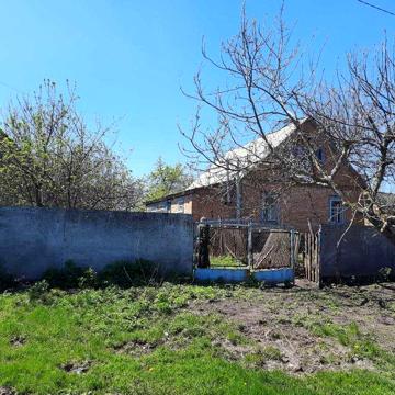 Продається недорого будинок з сараєм в Бодакві Лохвицького р-ну.