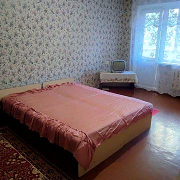 Академіка Корольова вул., 71