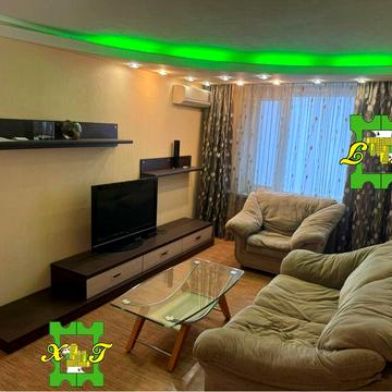 Продам 3 ком метро Студенческая , капремонт мебель техник . Сертификат