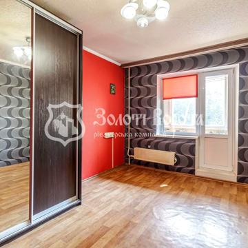 Тростянецька вул., 8