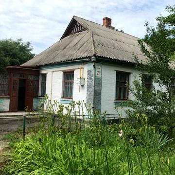 Частина будинку в смт.Вороновиця, вул. Молодіжна. Дві окремі спальні.