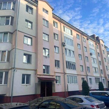 Великогабаритна видова квартира по вулиці Чорновола, 26