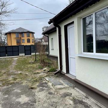 Вокзальна вул., 10