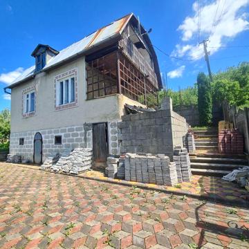 Продається дачний будинок в м.Берегове 1700м від Жайворонку