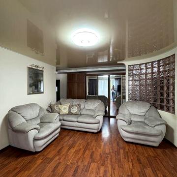 Продаж 2- во кімнатної квартири в центрі міста