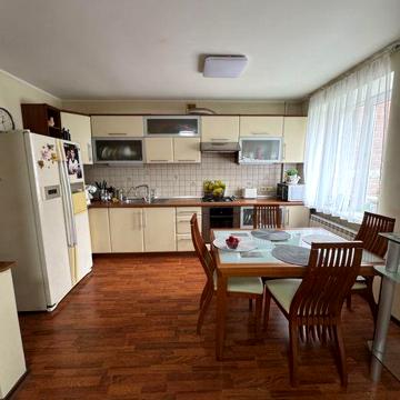Продаж 2- во кімнатної квартири в центрі міста