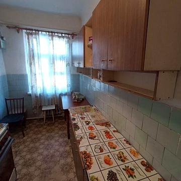 Продам. 3-х кімнатну квартиру в смт.Іваничіселище Іваничі