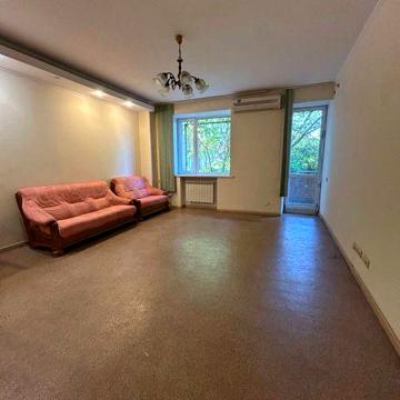 Сдам 3к квартиру на ул. Суворова 79 м.кв 1 этаж