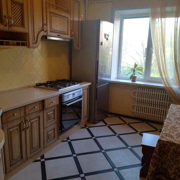 Продам 4-к квартиру Осипенковський мкрн.