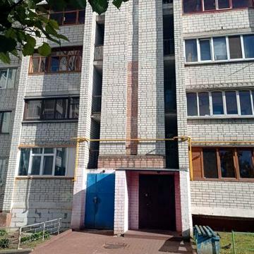 Продам 2х кімнатну квартиру  Мартина Небаби 102