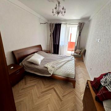 Оренда 2 кім. кв. Метро Золоті Ворота